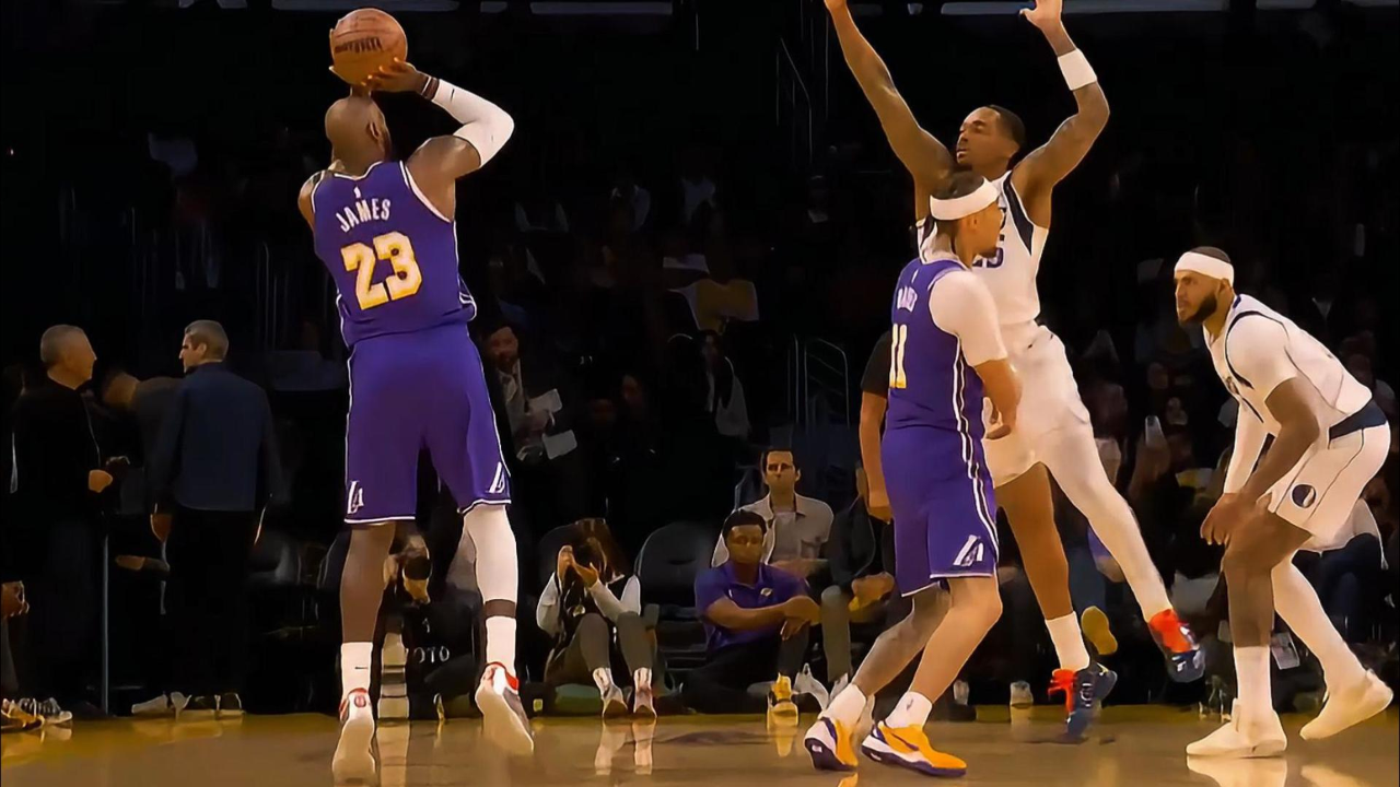 九游体育-詹姆斯在独行侠比赛中战术调整，回归赛场引发热议！的简单介绍